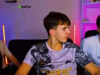 travis_wolf_ webcam model stream image