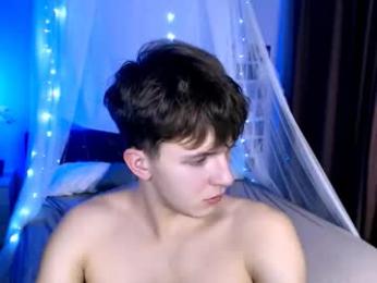 travis_wolf_ webcam model stream image