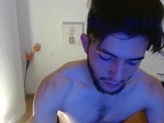 Zyon Benet webcam model stream image