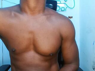 Kendo Muscle Big webcam model stream image