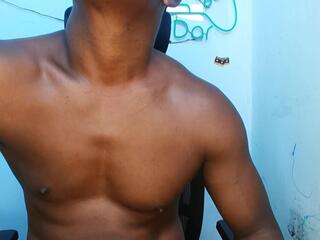 Kendo Muscle Big webcam model stream image