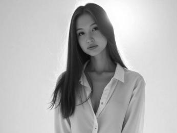 AstridManning webcam model stream image