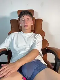 ARON_LUXX webcam model stream image