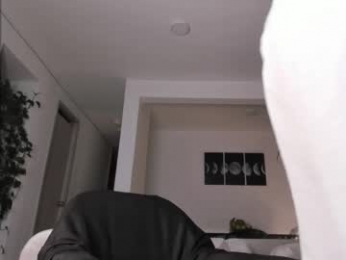 hotay_ webcam model stream image