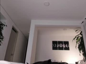 hotay_ webcam model stream image