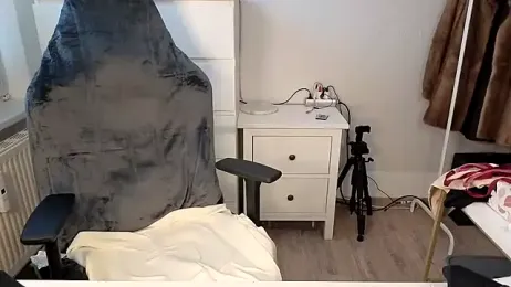 BellaBloom__ webcam model stream image