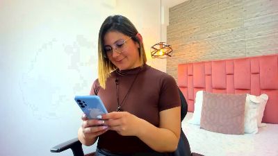 SarahDeyvis webcam cam4 model stream image