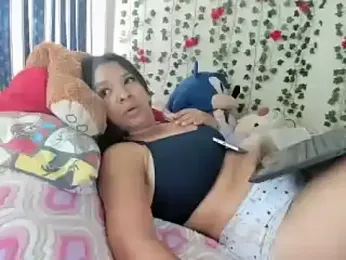 VivienAndClark webcam model stream image
