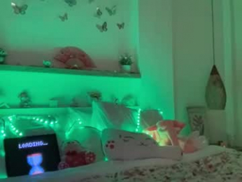 keirasworld webcam model stream image