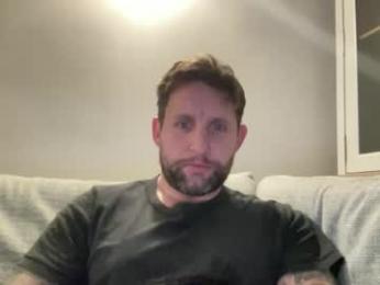 _british_hung_ webcam model stream image