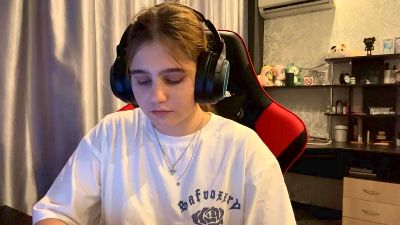 AguedaHoltz webcam model stream image