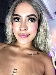 MystiqueXXX webcam stripchat model stream image