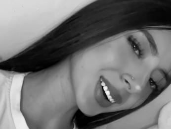 CamilaLorns webcam model stream image