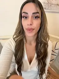 -Alisa webcam model stream image