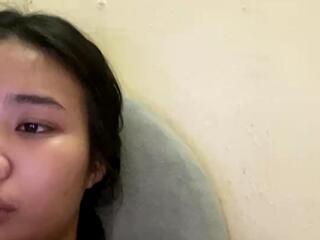 Vynies Thuie webcam model stream image