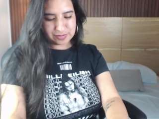alice-coopper webcam model stream image