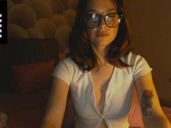 Narcissism webcam model stream image