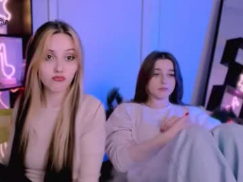 aria_moo webcam model stream image
