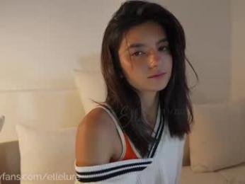 ellelure_ webcam model stream image