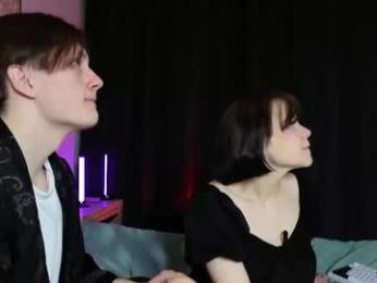 kawaiihornyartists webcam model stream image