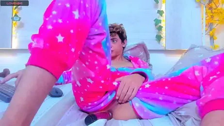 Twinkk_Guy webcam model stream image