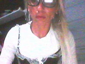Lauries webcam bongacams model stream image