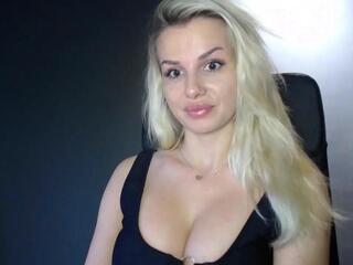 Cornelia Adams webcam model stream image