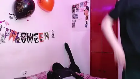 Isis_Robert webcam model stream image