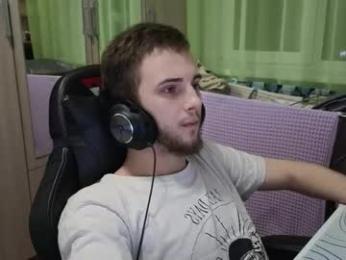 golden_boyyy21 webcam model stream image