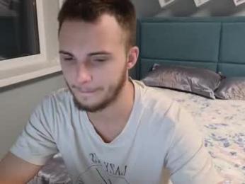 golden_boyyy21 webcam model stream image