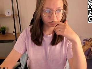 noora-moore webcam model stream image