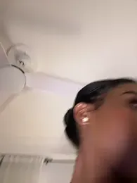 IamCrystal2 webcam stripchat model stream image