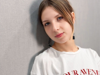 SariCroson webcam model stream image