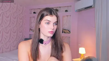 FloraDobb webcam model stream image