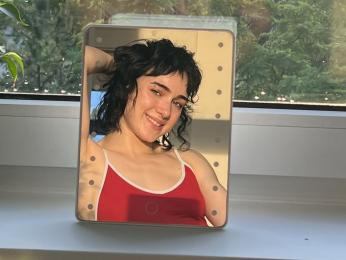 EvaKrum webcam model stream image