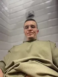 adam-rivera webcam model stream image