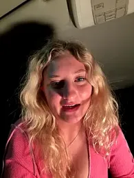 MileySummer webcam model stream image