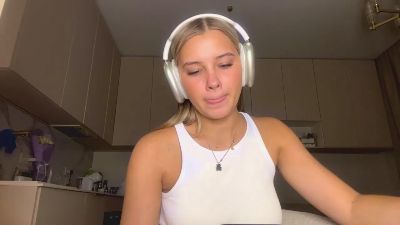 RubyeStrande webcam model stream image