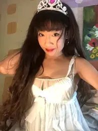 SassyLaurier webcam model stream image