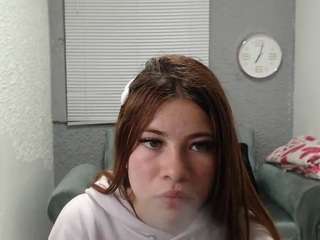 scarlet-redhead webcam model stream image