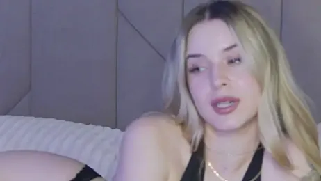 Touch_me webcam stripchat model stream image