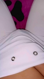 Scarlett_pee webcam model stream image