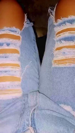 Scarlett_pee webcam model stream image