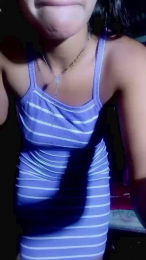 Scarlett_pee webcam model stream image