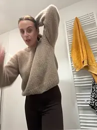 Hii_Lolla webcam model stream image