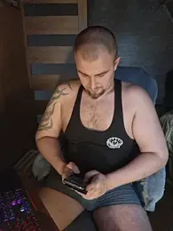 Foxyshaved webcam model stream image