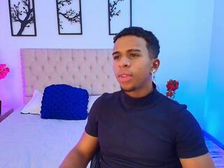 Romeo Kiing webcam model stream image
