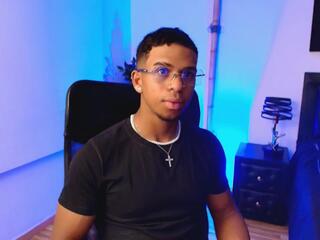 Romeo Kiing webcam model stream image