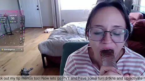 Plantbabeee webcam model stream image