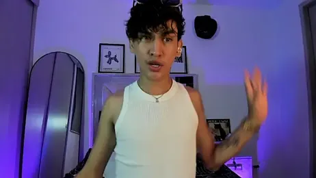 Adriien19 webcam model stream image